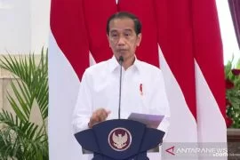 Presiden Jokowi Batik Bagian Gaya Hidup Indonesia Yang Mendunia Antara News Jawa Barat<script async src=