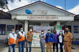 WVI bantu APD puskesmas dan tim COVID-19 Jayawijaya