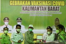 Gebrakan Vaksinasi COVID Gapki Kalbar di Sekadau sasar 5.720 orang