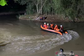 Siswa MTs di Ciamis hanyut sudah ditemukan, sebelas orang tewas