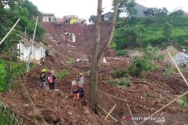 BPBD Jabar rutin beri peringatan potensi bencana memasuki musim hujan