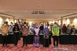 Bupati HSS buka pelatihan service excellence front office MPP