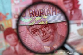 Rupiah ditutup melemah di tengah sentimen varian Omicron