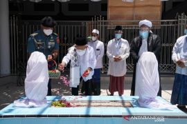 Wapres berziarah ke makam Pahlawan Nasional KHR. As'ad Syamsul Arifin
