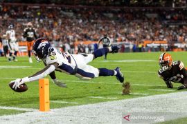 Aaron Rodgers ukir kemenangan pada debutnya bersama Pittsburg Steelers