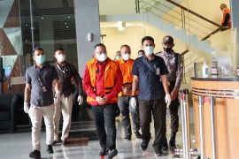 KPK amankan dokumen dan alat elektronik dari penggeledahan empat lokasi dalam kasus dugaan korupsi Bupati Muba