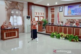 Isteri pejabat diuji kemampuan 'master of ceremony'