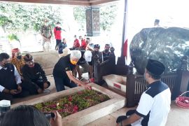 Ganjar tolak komentari hasil survei pilpres