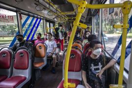 DKI Jakarta terapkan 100 persen kapasitas penumpang angkutan umum pada PPKM  level dua