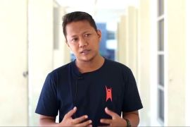 Sosiolog: Efek pandemi munculkan seniman jalanan berbusana adat Bali