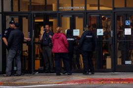 Dua orang tewas dalam penembakan di pusat perbelanjaan AS