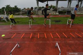 Latihan Atlet Atletik Jelang Peparnas Papua Page 5 Small