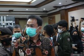 KPK ingatkan mantan Wakil Ketua DPR RI Azis Syamsuddin soal keterangan palsu