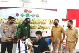 Disdikbud Kukar Apresiasi  Vaksinasi Pelajar  AKABRI 1990