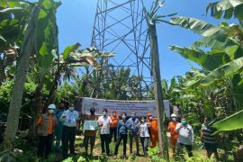 PT PLN UPT Bali serahkan bantuan TJSL kepada masyarakat Jembrana