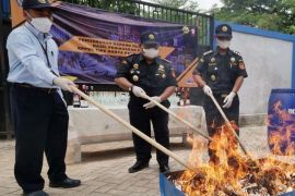 Bea Cukai Madiun musnahkan rokok ilegal dan minuman beralkohol