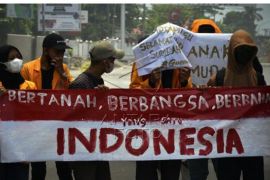 Aksi unjuk rasa peringati hari Sumpah Pemuda di Makassar Page 1 Small