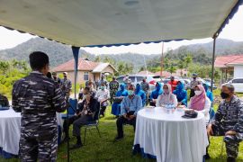 Dukung wisata mangrove, PLN Sumbar sumbangkan dana TJSL Rp195 juta