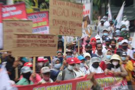 Tuntut Pengembalian Lahan Petani Lereng Kelud