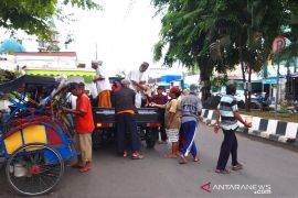 Giat jumat berkah, Al Umm Bagikan 200 nasi bungkus
