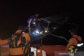 Basarnas akhirnya temukan tiga nelayan hilang di Perairan Konawe Selatan dalam keadaan selamat