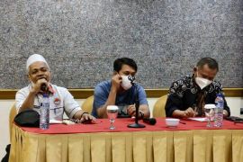 Sekda dan Dispora Sulsel semangati atlet Peparnas di Papua