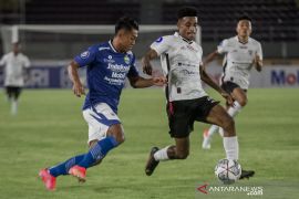 Febri Haryadi resmi dipinjamkan ke Persis Solo