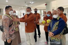 Bupati dan isteri sambut Zainal Fuad juara kepeloporan pemuda nasional
