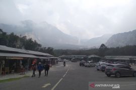 Gunung Papandayan kembali buka di tengah PPKM Level 3