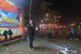 Haris Makkie dan Akhmad Arifin berikan pencerahan pelaku wisata Loksado