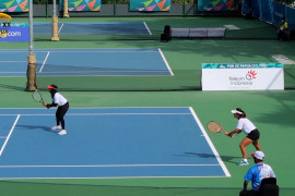 Pertandingan alot, tenis beregu putri Papua takluk dari Jatim