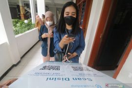 Aplikasi Peduli Lindungi di Kantor Pemda Kota Kediri