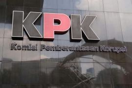 KPK tahan tersangka AF kasus korupsi di Jambi selama 20 hari