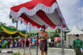 Wali Kota Pontianak mengimbau masyarakat tetap waspada COVID-19
