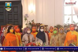 Ketua Dekranasda Pesisir Barat hadiri peluncuran sulam jelujur di Pesawaran