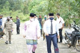 Wabup Lingga gelar lomba pantun kritik pemerintah