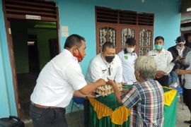Pemkab Tapsel berikan bantuan logistik bagi korban banjir bandang Sayur Matinggi
