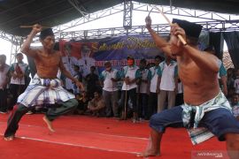 Tradisi Ojung di Situbondo