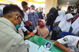 Tingkatkan capaian vaksin, Pariaman genjot vaksinasi di pasar dan objek wisata