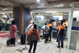 Rudenim Makassar memindahkan 27 orang WNA pencari suaka ke Jakarta