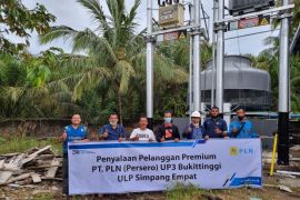 Pabrik Es di Pasaman Barat beralih ke layanan premium PLN