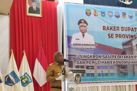 Dominggus Mandacan pimpin raker terakhir bersama Bupati dan Walikota