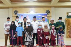 Peringatan Maulid Nabi di Sibolga Selatan ditandai dengan penyantunan anak yatim oleh Wali Kota Sibola