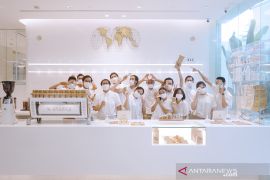 % Arabica membawa konsep minimalis di gerai Plaza Indonesia