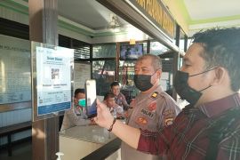 Polres Ketapang terapkan PeduliLindungi tekan penyebaran COVID