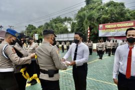 Kapolres beri penghargaan kepada personel berprestasi