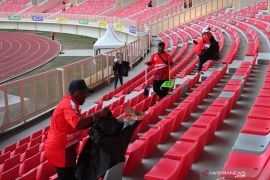 Penonton dimbau tidak makan buah pinang dalam stadion