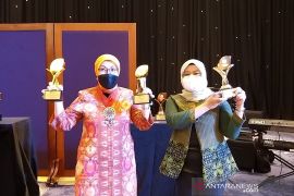 Sentuhan kelembutan Okty Damayanti di balik kesuksesan kepedulian sosial Adaro