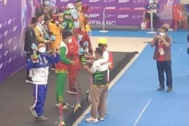 Perenang putra Jambi Bayu Putra raih dua perak Peparnas Papua