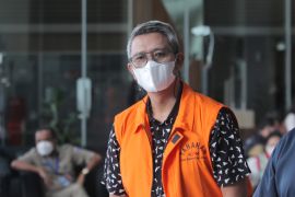 KPK usut keuntungan perusahaan atas kasus dugaan korupsi barang kena cukai di Bintan